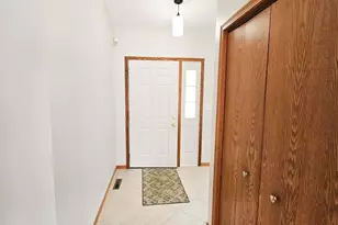 5927 Linden Rd, Rockford, IL 61108 - Photo 9