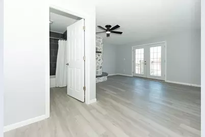 938 E Riverside Boulevard, Loves Park, IL 61111 - Photo 27