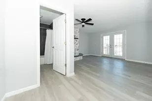 938 E Riverside Blvd, Loves Park, IL 61111 - Photo 27