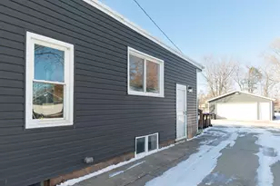 938 E Riverside Blvd, Loves Park, IL 61111 - Photo 63