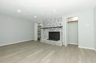 938 E Riverside Blvd, Loves Park, IL 61111 - Photo 39