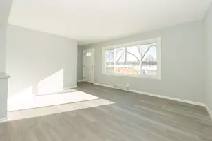 938 E Riverside Blvd, Loves Park, IL 61111 - Photo 9