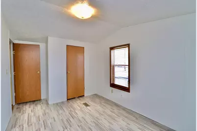 666 S Bluff #402 Street, South Beloit, IL 61080 - Photo 13