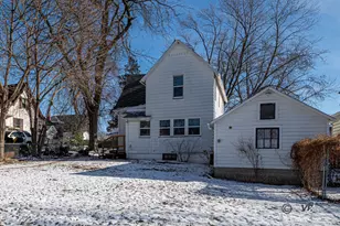 520 S Burchard Ave, Freeport, IL 61032 - Photo 3