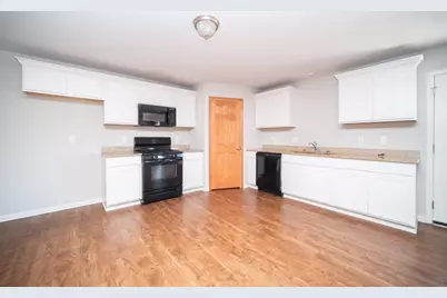 1710 Parkside Drive, Belvidere, IL 61008 - Photo 7