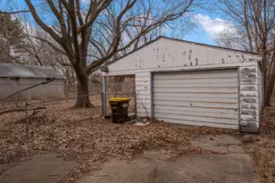 2207 7th St, Rockford, IL 61104 - Photo 3