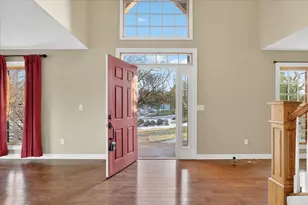 8306 E Crockett Rd, Roscoe, IL 61073 - Photo 9