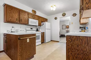 1872 S Trainer Rd, Rockford, IL 61108 - Photo 7