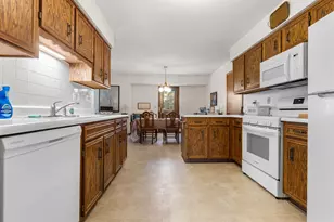 1872 S Trainer Rd, Rockford, IL 61108 - Photo 5