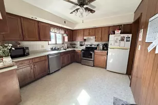 214 Long St, Warren, IL 61087 - Photo 3