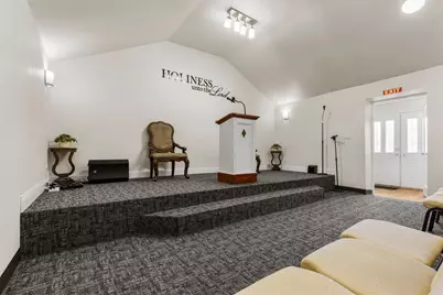 702 Cambridge Avenue, Rockford, IL 61102 - Photo 3