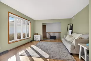 12909 Springhill Dr, Winnebago, IL 61088 - Photo 7