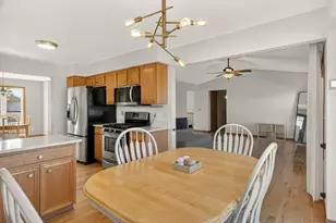 12909 Springhill Dr, Winnebago, IL 61088 - Photo 15