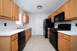 646 Cassandra Way, South Beloit, IL 61080 - Photo 5