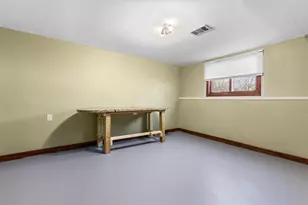 5860 Kirkwood Cir, Rockford, IL 61109 - Photo 11