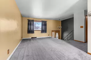 5860 Kirkwood Cir, Rockford, IL 61109 - Photo 3