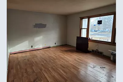 1442 S Blackhawk Avenue, Freeport, IL 61032 - Photo 5