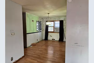 1442 S Blackhawk Avenue, Freeport, IL 61032 - Photo 7