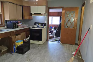 1442 S Blackhawk Ave, Freeport, IL 61032 - Photo 15