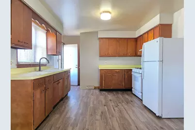 2802 8th St, Rockford, IL 61109 - Photo 7