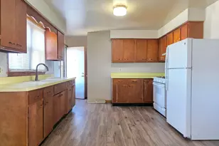 2802 8th St, Rockford, IL 61109 - Photo 7