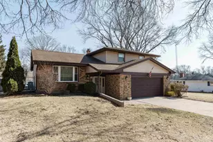 2214 Pinedrop Pkwy, Rockford, IL 61108 - Photo 1