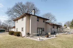 2214 Pinedrop Pkwy, Rockford, IL 61108 - Photo 7