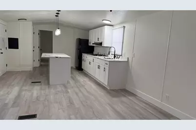 23 Pleasant Lane, Freeport, IL 61032 - Photo 7