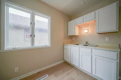 1428 North Avenue, Rockford, IL 61103 - Photo 9