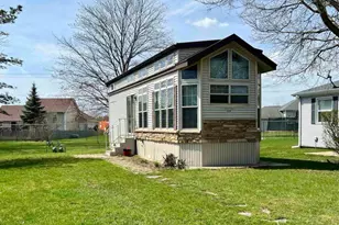 409 Spruce Dr, Belvidere, IL 61008 - Photo 1