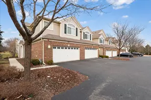 10011 Cummings St, Huntley, IL 60142 - Photo 3