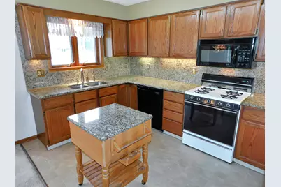 13699 Chevron Drive, Rockton, IL 61072 - Photo 11