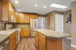 585 Knollwood Dr, Lake Summerset, IL 61019 - Photo 9