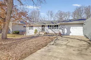 585 Knollwood Dr, Lake Summerset, IL 61019 - Photo 1