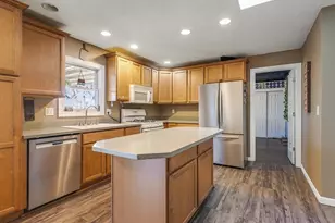 585 Knollwood Dr, Lake Summerset, IL 61019 - Photo 7