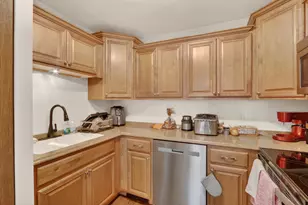 2929 Sunnyside #303A Dr, Rockford, IL 61114 - Photo 9