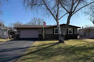 2173 Eagle Dr, Freeport, IL 61032 - Photo 1