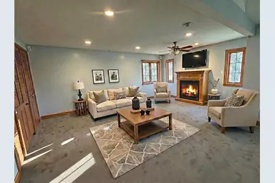 217 W Franklin Street, Rockton, IL 61072 - Photo 3