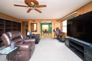 2710 Hickory Lawn Dr, Rockford, IL 61107 - Photo 7