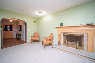 2710 Hickory Lawn Dr, Rockford, IL 61107 - Photo 19