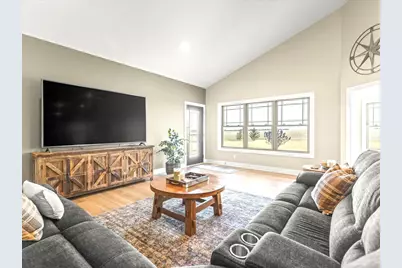 14483 Montague Road, Winnebago, IL 61088 - Photo 5