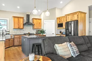 14483 Montague Rd, Winnebago, IL 61088 - Photo 9