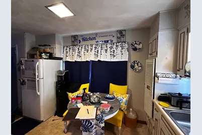 1718 S Cedar Avenue, Freeport, IL 61032 - Photo 3