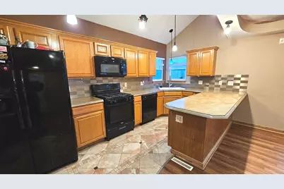 8098 Hartlein Street, Shirland, IL 61079 - Photo 9