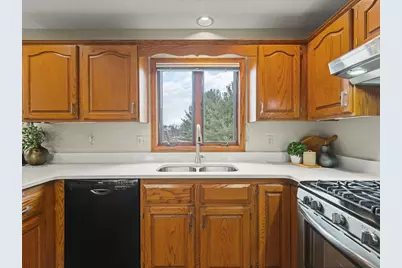 8712 Oakwood Glen Drive, Rockford, IL 61108 - Photo 13