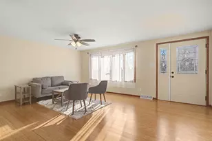 325 Apache Ct, Galena, IL 61036 - Photo 3