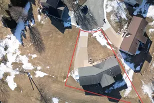 325 Apache Ct, Galena, IL 61036 - Photo 9