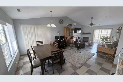 15541 Finley Way, South Beloit, IL 61080 - Photo 3