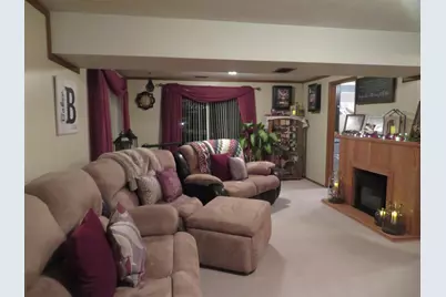 638 S Carthage Drive, Freeport, IL 61032 - Photo 13