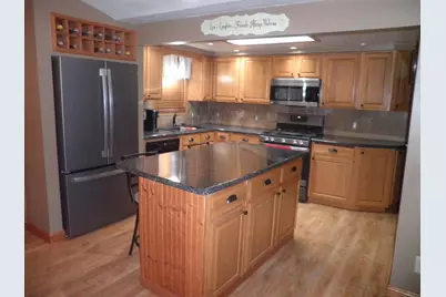 105 E Oakwood Drive, Byron, IL 61010 - Photo 17